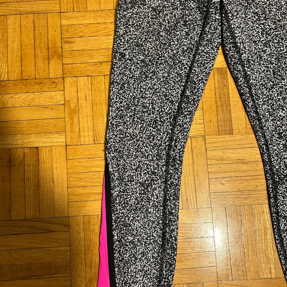Black and Pink Leggings - Picture 2 of 4